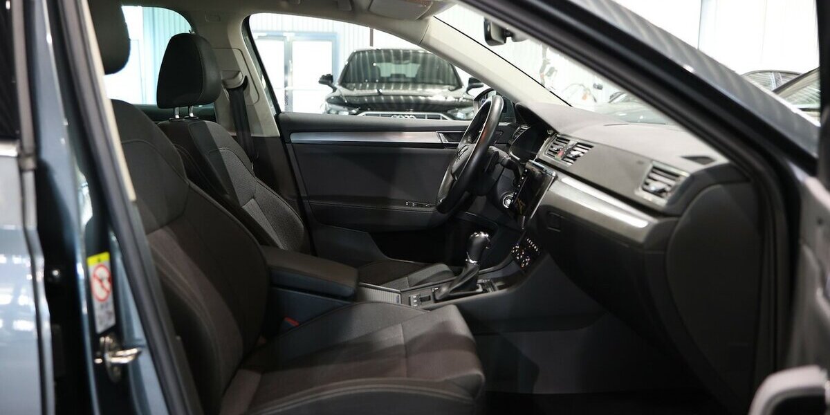 Skoda Superb Combi 2.0 TDI DSG 4x4 STYLE / MATRIX-LED 113.000 km 22.559 &euro; Hamm 59077
