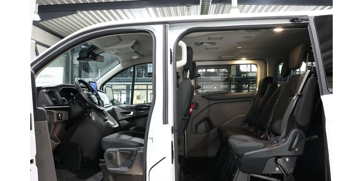 Ford Tourneo Custom 2.0 TDCI 320 L1 / 8-SITZER / NAVI 167.000 km 25.555 &euro; Hamm 59077
