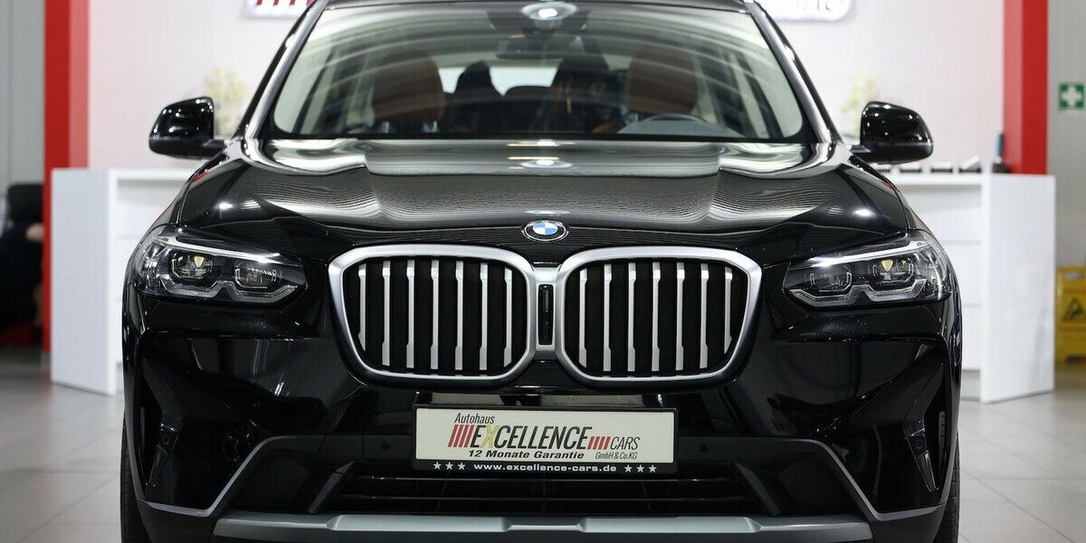 BMW X3 xDrive 20i / BLACK & BROWN / LIVE-COCKPIT-PRO 53.000 km 34.993 &euro; Hamm 59077