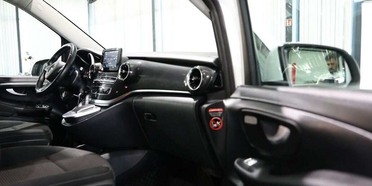 Mercedes-Benz V 300 d KOMPAKT / BETT+LIEGE / LED / NAVI+ / AHK 115.000 km 39.991 &euro; Hamm 59077