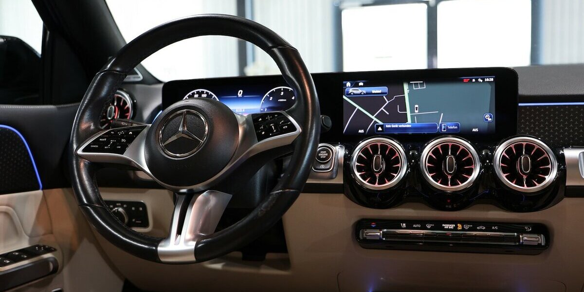 Mercedes-Benz GLB 220 d 4M PROGRESSIVE SPORT NIGHT / PANORAMA 156.000 km 30.299 &euro; Hamm 59077