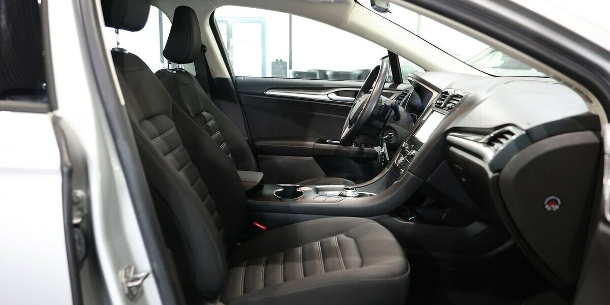 Ford Mondeo Tunier 2.0 EB BUSINESS EDITION / LED / 99.000 km 15.444 &euro; Hamm 59077