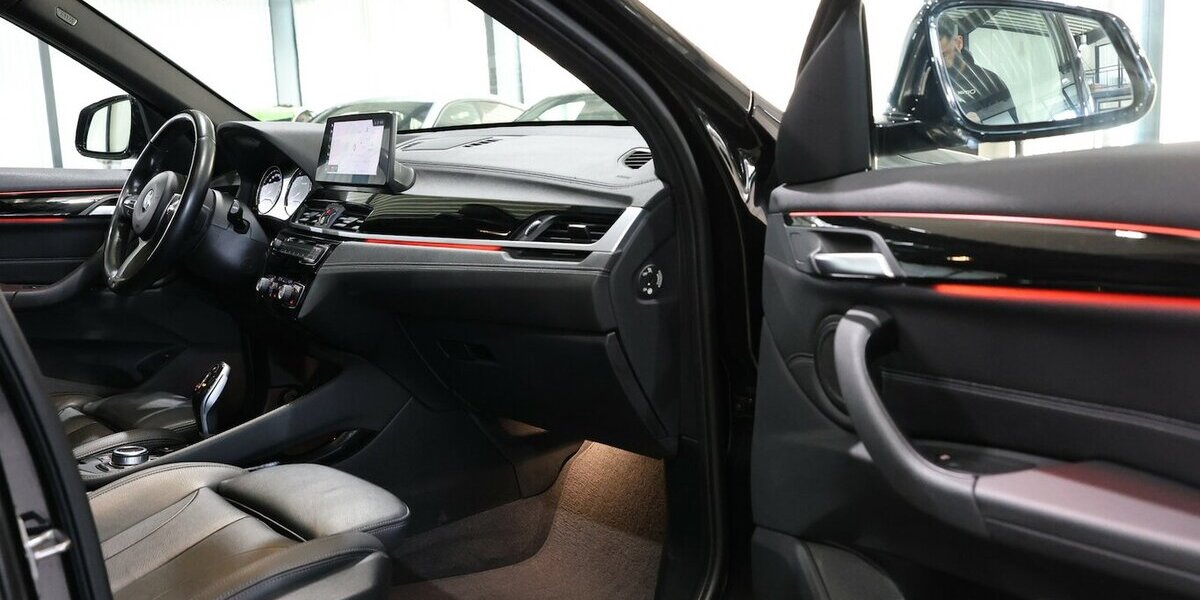 BMW X1 xDrive 20d M-SPORT SHADOW PANORAMA, LED 113.000 km 27.555 &euro; Hamm 59077