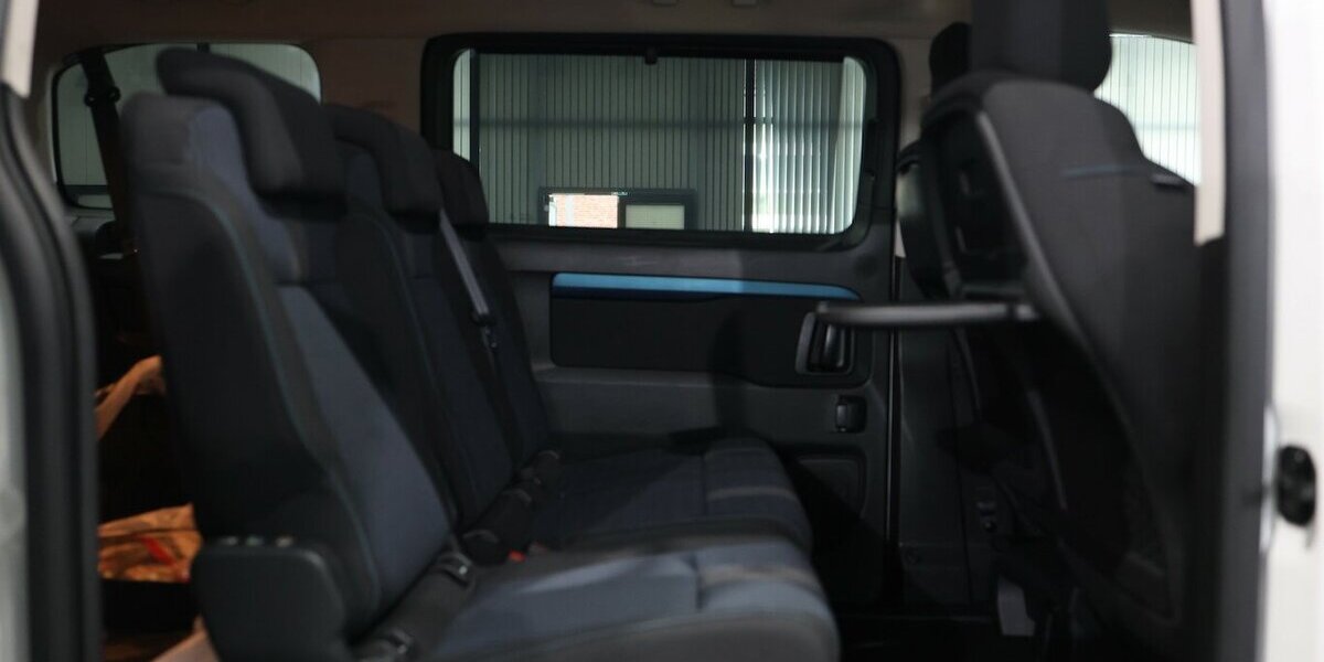 Peugeot Traveller 150 BLUE-HDI EXPERT ACTIVE L2 / 5-SITZ 50.000 km 25.991 &euro; Hamm 59077