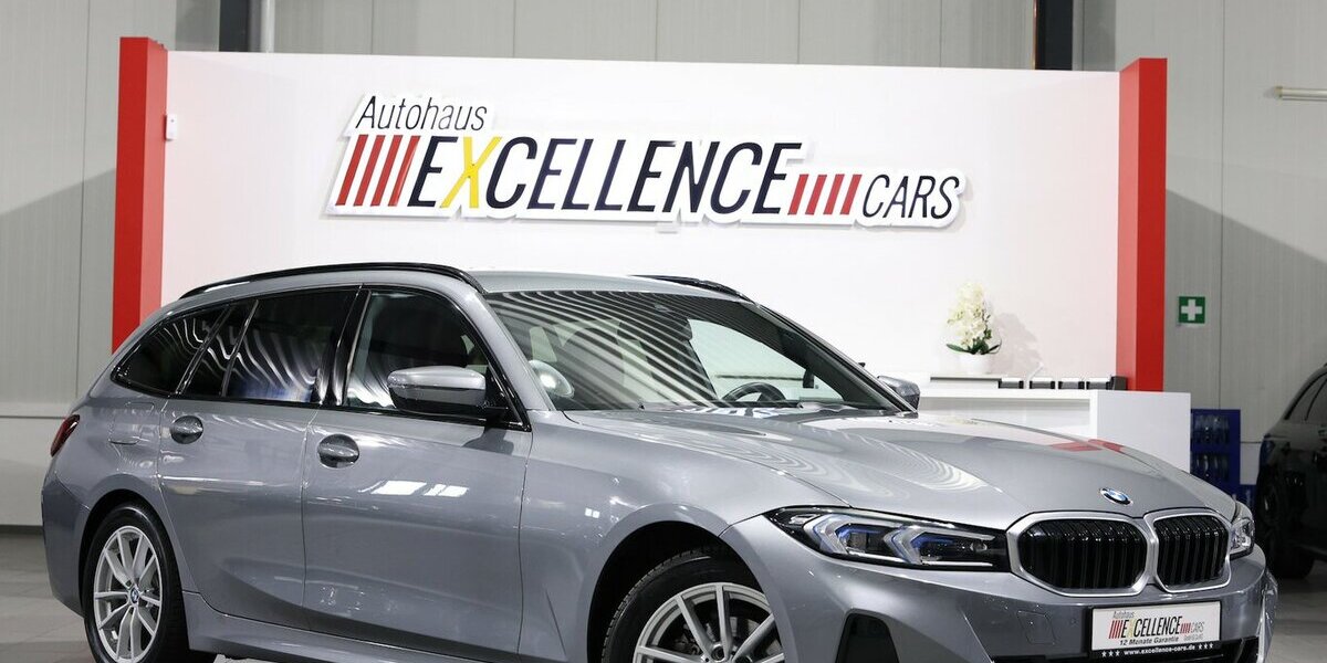 BMW 318d Touring SPORT GREY & RED LEDER,CURVED+HUD 73.000 km 26.222 &euro; Hamm 59077