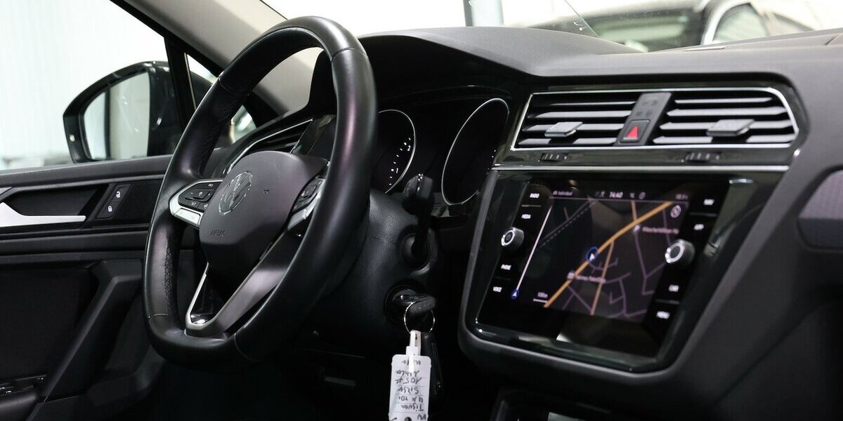 VW Tiguan 2.0 TDI DSG 4M IQ LIFE LED, HEAD-UP, NAVI 105.000 km 22.222 &euro; Hamm 59077