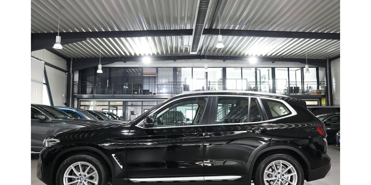 BMW X3 xDrive 20i / BLACK & BROWN / LIVE-COCKPIT-PRO 53.000 km 34.993 &euro; Hamm 59077
