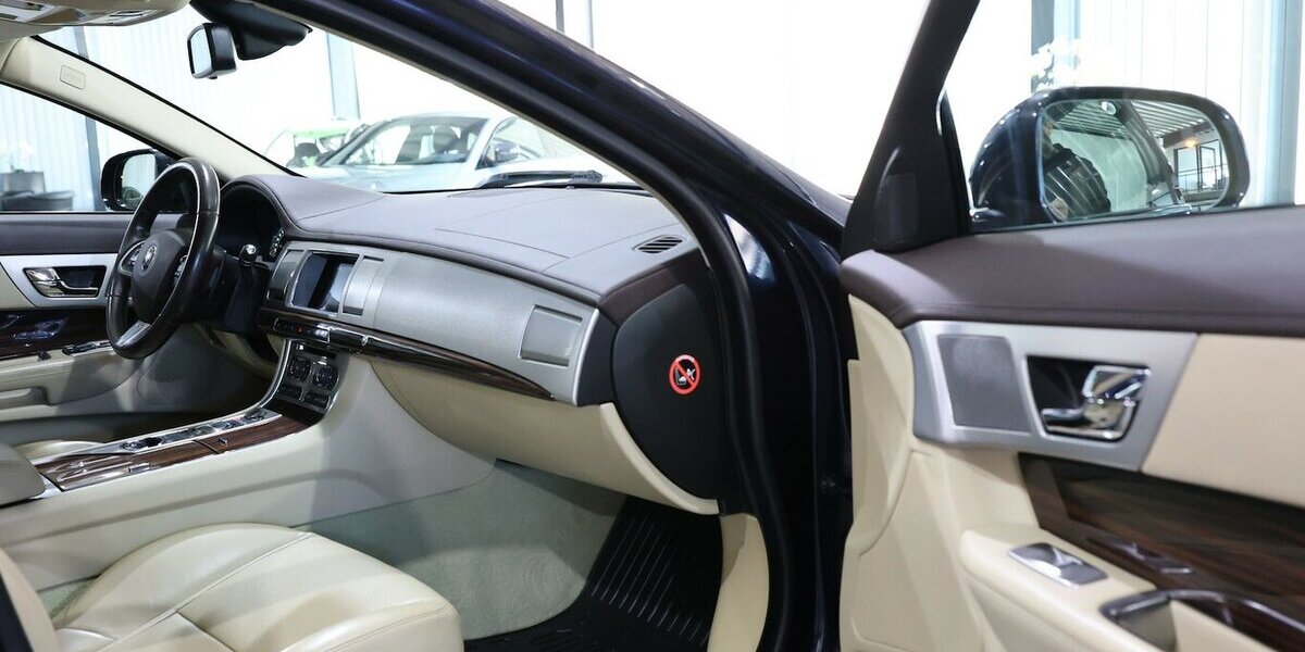 Jaguar XF SPORTBRAKE 3.0 V6 Diesel S / BLUE & BEIGE 198.000 km 5.502 &euro; Hamm 59077