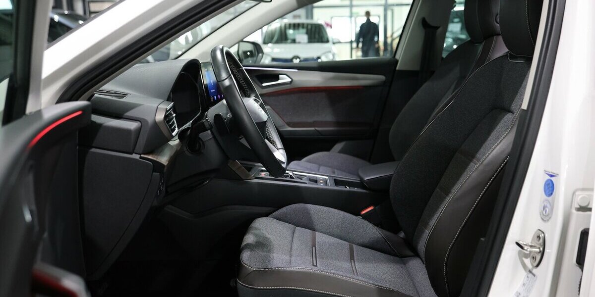 Seat Leon ST 2.0 TDI DSG XCELLENCE / LEDER / ACC+LANE 75.000 km 17.991 &euro; Hamm 59077