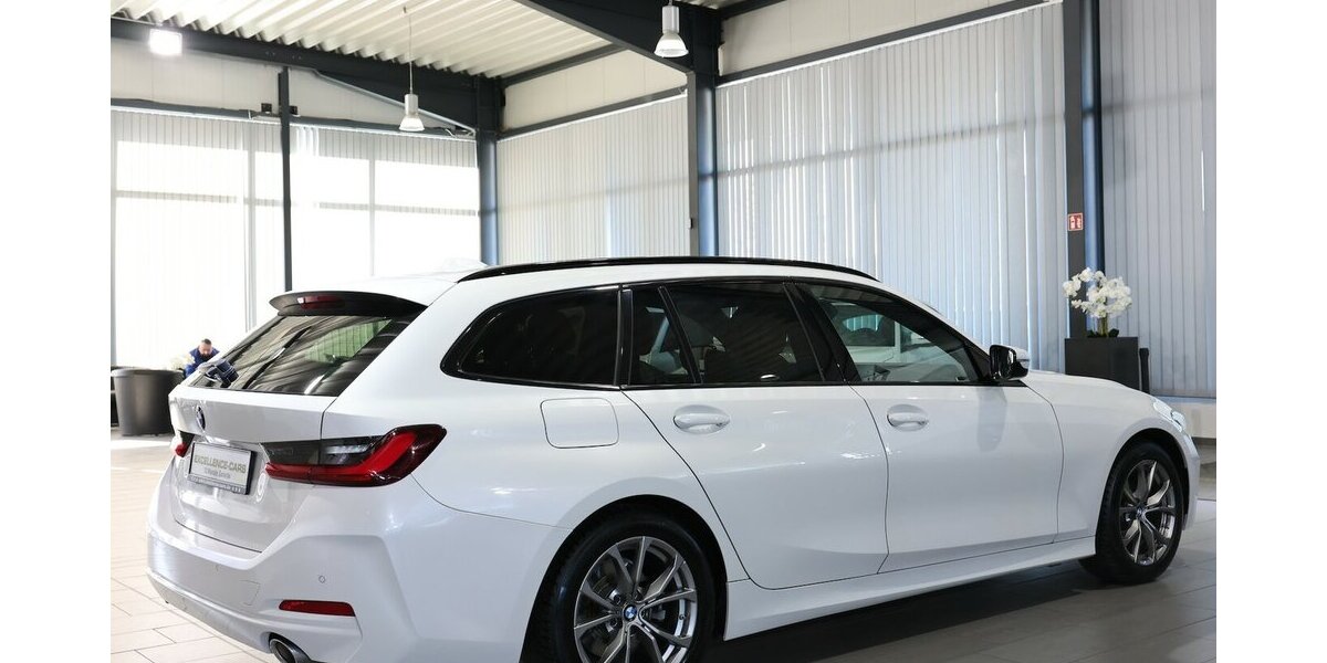 BMW 318d Touring SPORT WHITE & BROWN / CURVED+HUD 114.000 km 25.444 &euro; Hamm 59077