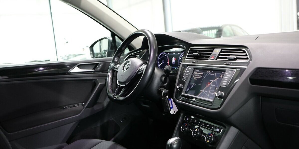 VW Tiguan 2.0 TSI DSG 4M SOUND / PANORAMA / LED 128.000 km 17.955 &euro; Hamm 59077