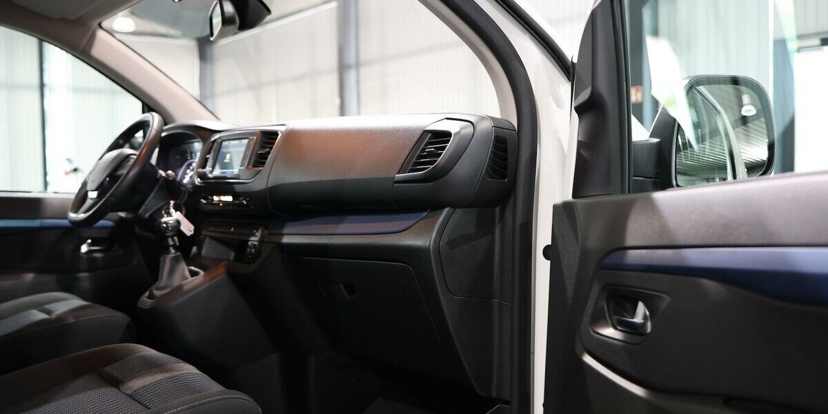 Peugeot Traveller 150 BLUE-HDI EXPERT ACTIVE L2 / 5-SITZ 50.000 km 25.991 &euro; Hamm 59077