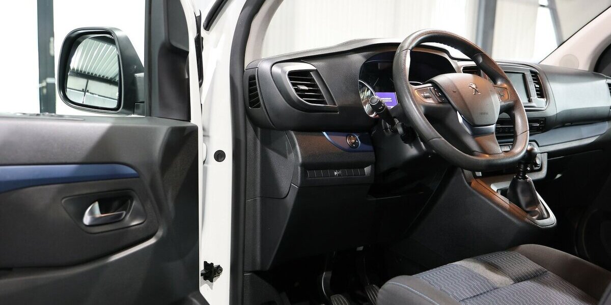 Peugeot Traveller 150 BLUE-HDI EXPERT ACTIVE L2 / 5-SITZ 50.000 km 25.991 &euro; Hamm 59077