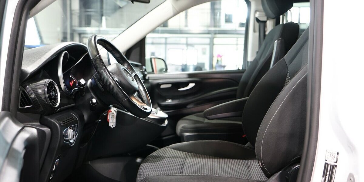 Mercedes-Benz V 300 d KOMPAKT / BETT+LIEGE / LED / NAVI+ / AHK 115.000 km 39.991 &euro; Hamm 59077
