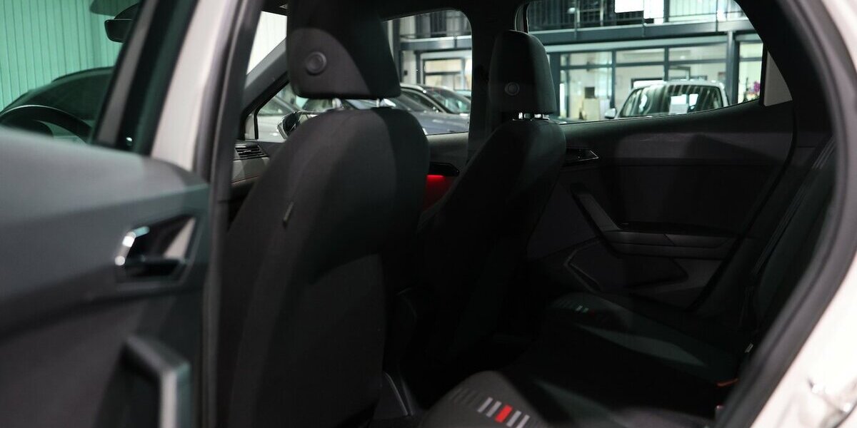 Seat Arona 1.5 TSI XCELLENCE FR-SPORT / WHITE & BLACK 90.000 km 14.345 &euro; Hamm 59077