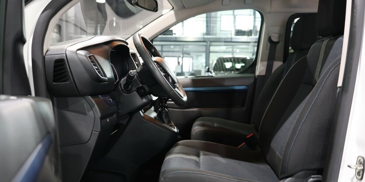 Peugeot Traveller 150 BLUE-HDI EXPERT ACTIVE L2 / 5-SITZ 50.000 km 25.991 &euro; Hamm 59077