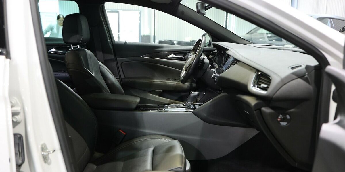 Opel Insignia ST 2.0 D 4x4 ULTIMATE OPC-LINE SPORT 149.000 km 17.991 &euro; Hamm 59077