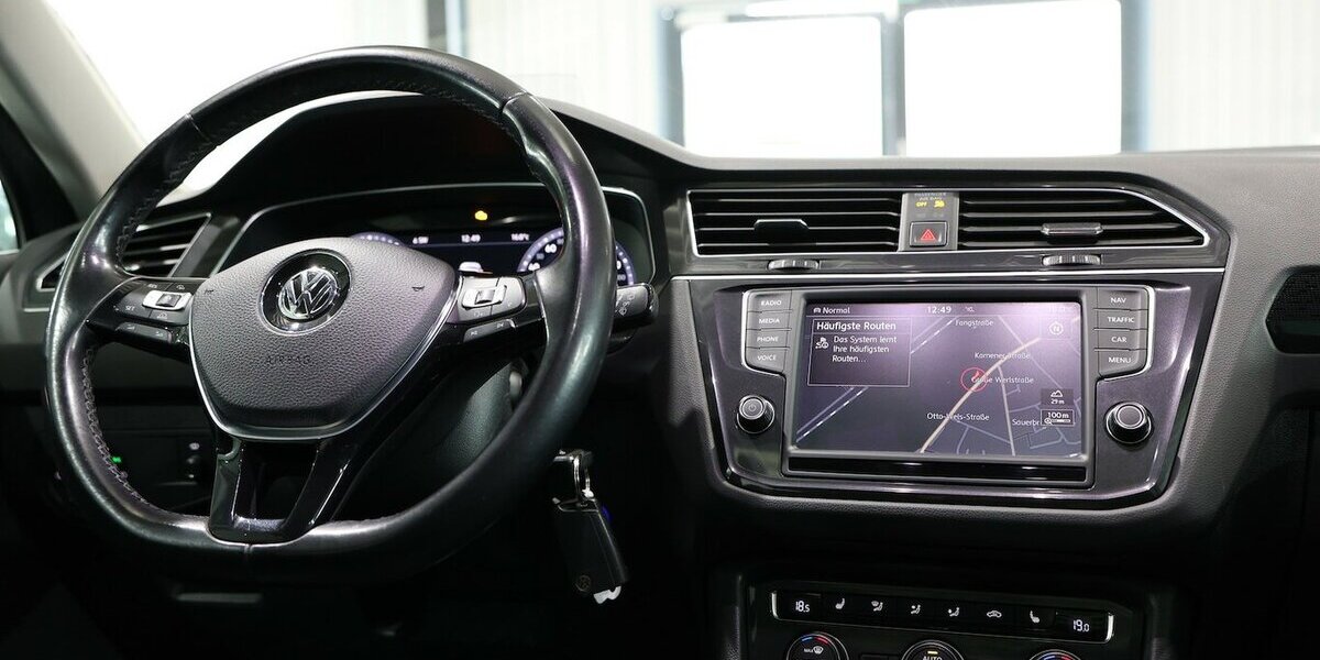 VW Tiguan 2.0 TSI DSG 4M SOUND / PANORAMA / LED 128.000 km 17.955 &euro; Hamm 59077