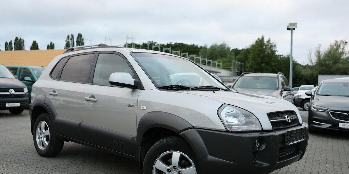 Hyundai Tucson 2.0 CRDi GLS AWD / TÜV-AU BIS 02.2027 / 100.000 km 2.902 &euro; Hamm 59077