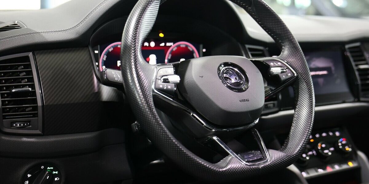 Skoda Kodiaq 2.0 TDI DSG 4x4 SPORTLINE BLACK 7-SITZER 153.000 km 31.777 &euro; Hamm 59077