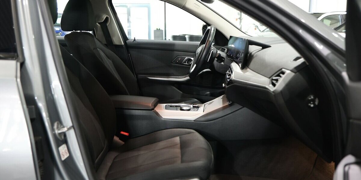 BMW 320d Touring xDrive SPORT SHADOW / GEPFLEGT / 64.000 km 29.775 &euro; Hamm 59077