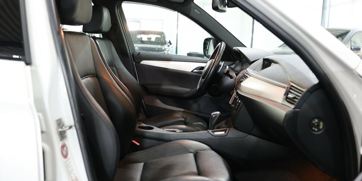 BMW X1 xDrive 25i BUSINESS SPORT SHADOW / PANORAMA / 115.000 km 12.555 &euro; Hamm 59077