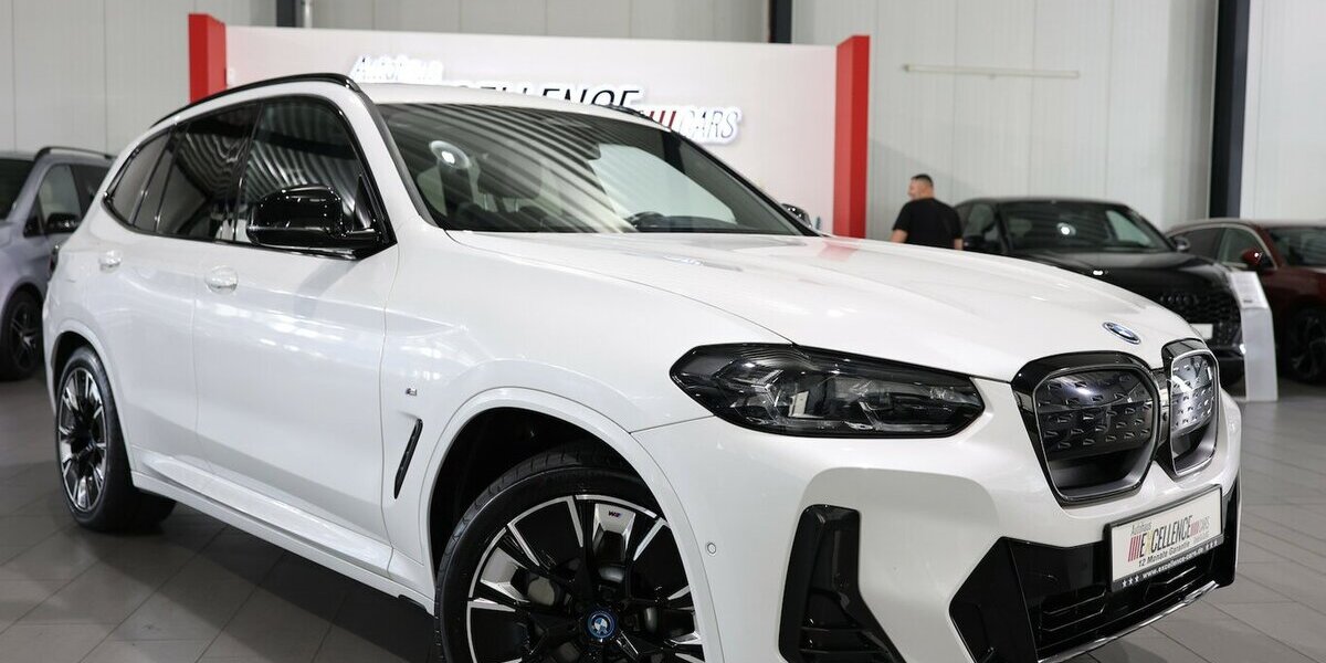 BMW iX3 IMPRESSIVE M-SPORT 99% / PANORAMA, H/K, PRO 110.000 km 36.777 &euro; Hamm 59077