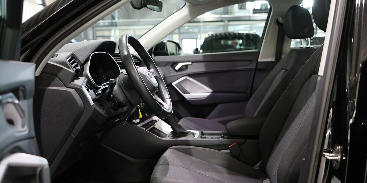 Audi Q3 1.5 TFSI BUSINESS / LED, VIRTUAL-COCKPIT+NAVI 94.000 km 24.777 &euro; Hamm 59077