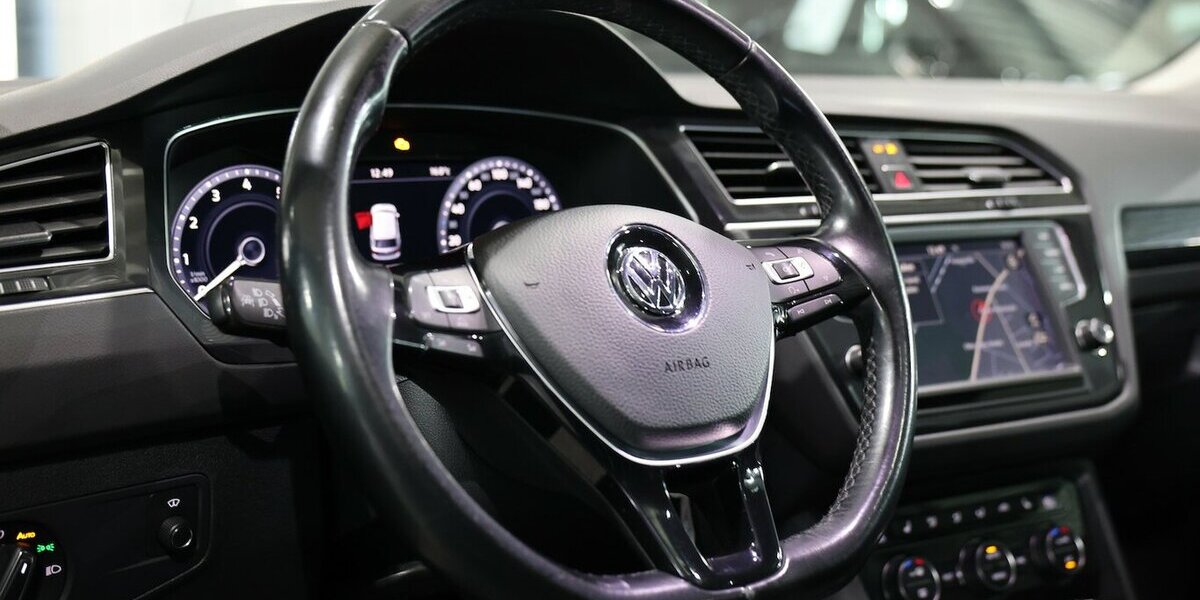 VW Tiguan 2.0 TSI DSG 4M SOUND / PANORAMA / LED 128.000 km 17.955 &euro; Hamm 59077