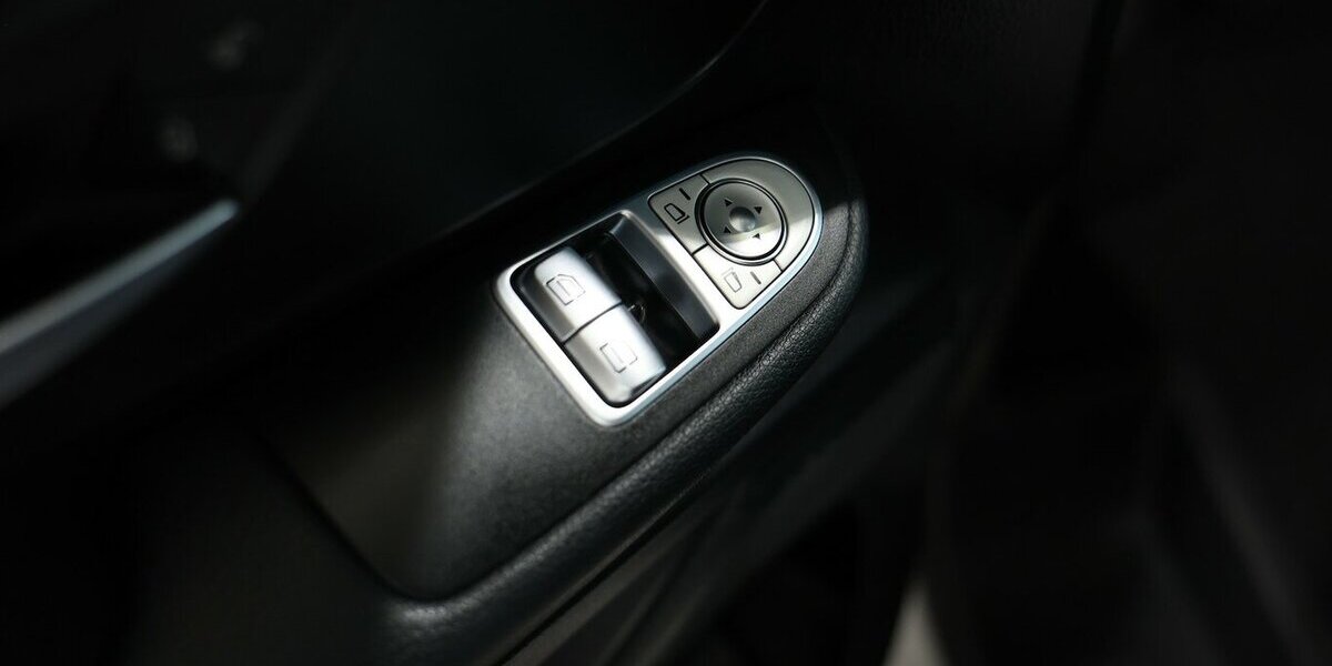 Mercedes-Benz V 300 d KOMPAKT / BETT+LIEGE / LED / NAVI+ / AHK 115.000 km 39.991 &euro; Hamm 59077