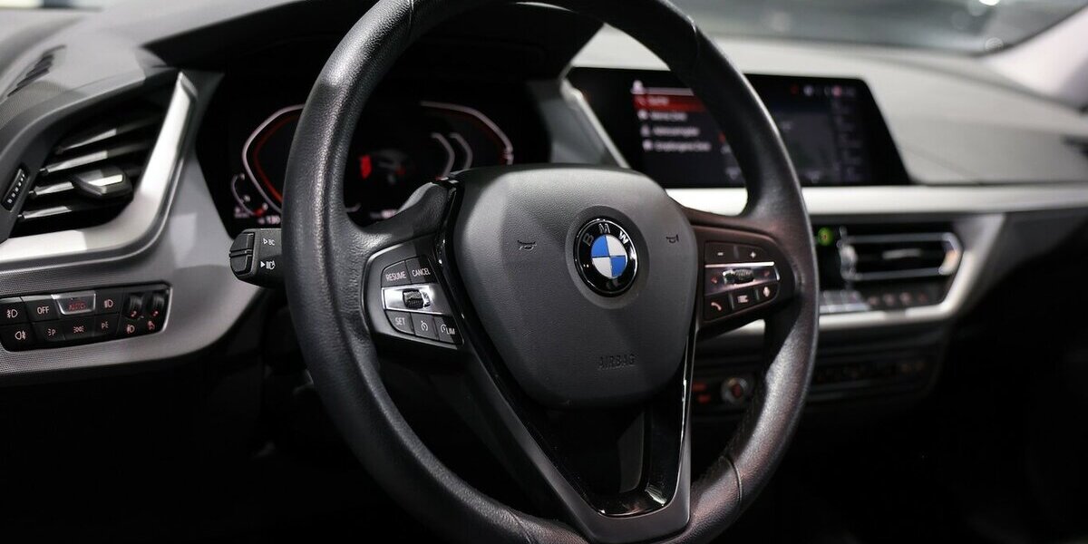 BMW 120d Advantage / LED / LIVE-COCKPIT-PRO+NAVI+ 98.000 km 20.991 &euro; Hamm 59077