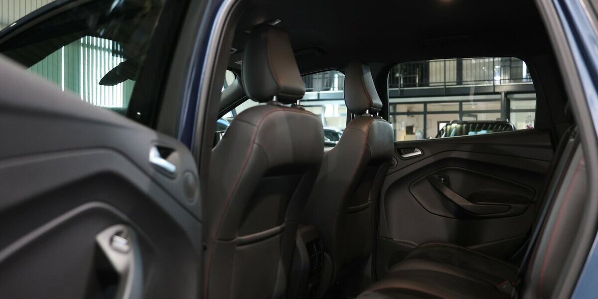 Ford Kuga 1.5 EB ST-LINE SPORT STYLING / XENON, LEDER 80.000 km 15.444 &euro; Hamm 59077