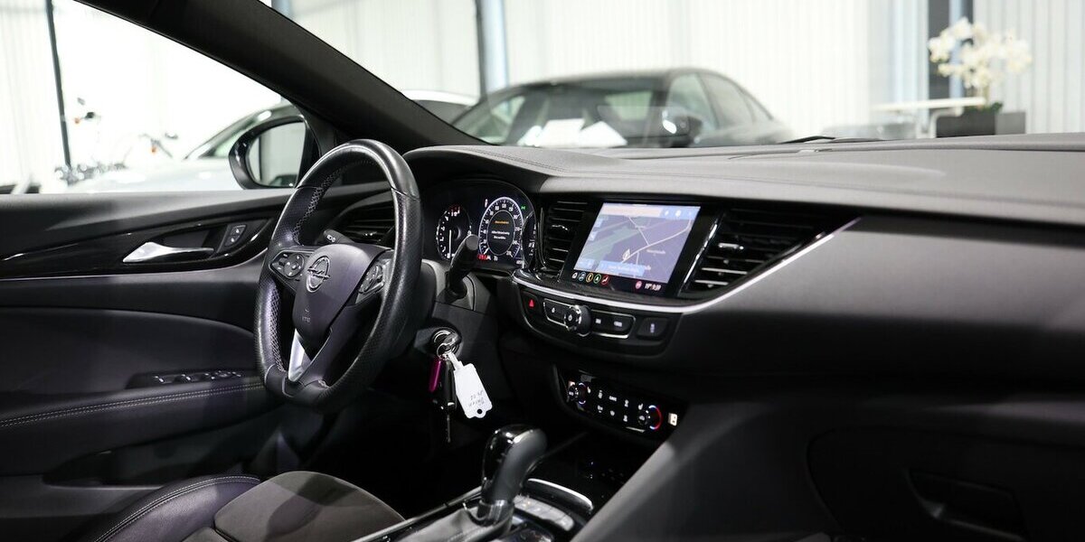 Opel Insignia LIMO 2.0 D BUSINESS GRAND SPORT GS-LINE 68.000 km 21.766 &euro; Hamm 59077