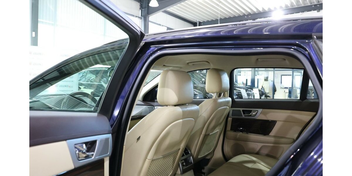 Jaguar XF SPORTBRAKE 3.0 V6 Diesel S / BLUE & BEIGE 198.000 km 5.502 &euro; Hamm 59077