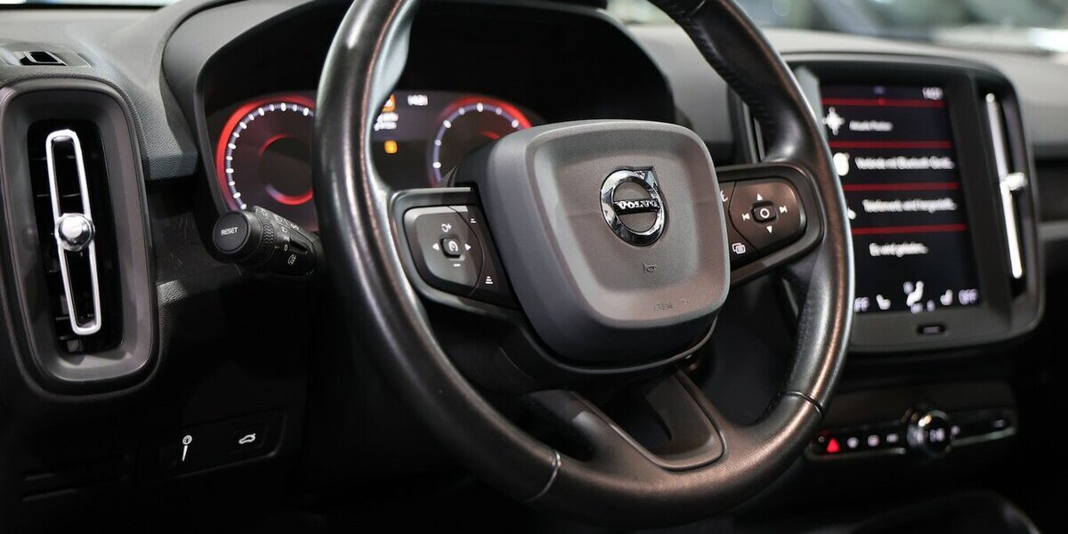 Volvo XC40 BUSINESS / VIRTUAL+NAVI+KAMERA / MATRIX 157.000 km 17.991 &euro; Hamm 59077