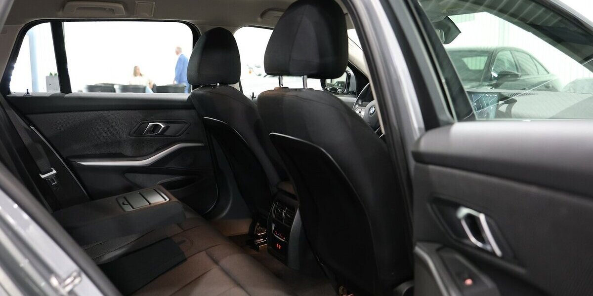 BMW 320d Touring xDrive SPORT SHADOW / GEPFLEGT / 64.000 km 29.775 &euro; Hamm 59077
