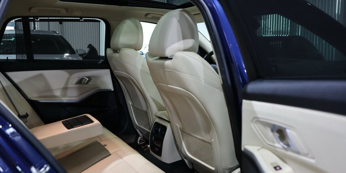 BMW 320d Touring SPORT BLUE & BEIGE / PANORAMA, LED 115.000 km 23.111 &euro; Hamm 59077