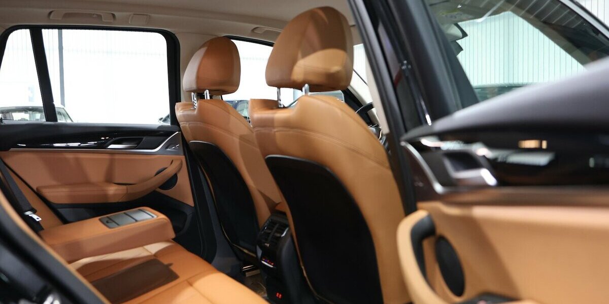 BMW X3 xDrive 20i / BLACK & BROWN / LIVE-COCKPIT-PRO 53.000 km 34.993 &euro; Hamm 59077