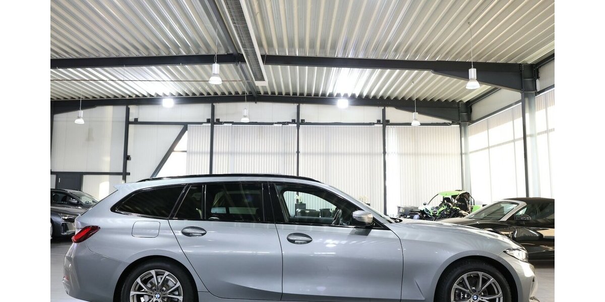 BMW 318d Touring ADVANTAGE CURVED+NAVI, LEDER, LED 67.000 km 25.999 &euro; Hamm 59077