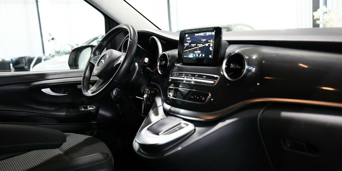 Mercedes-Benz V 300 d KOMPAKT / BETT+LIEGE / LED / NAVI+ / AHK 115.000 km 39.991 &euro; Hamm 59077