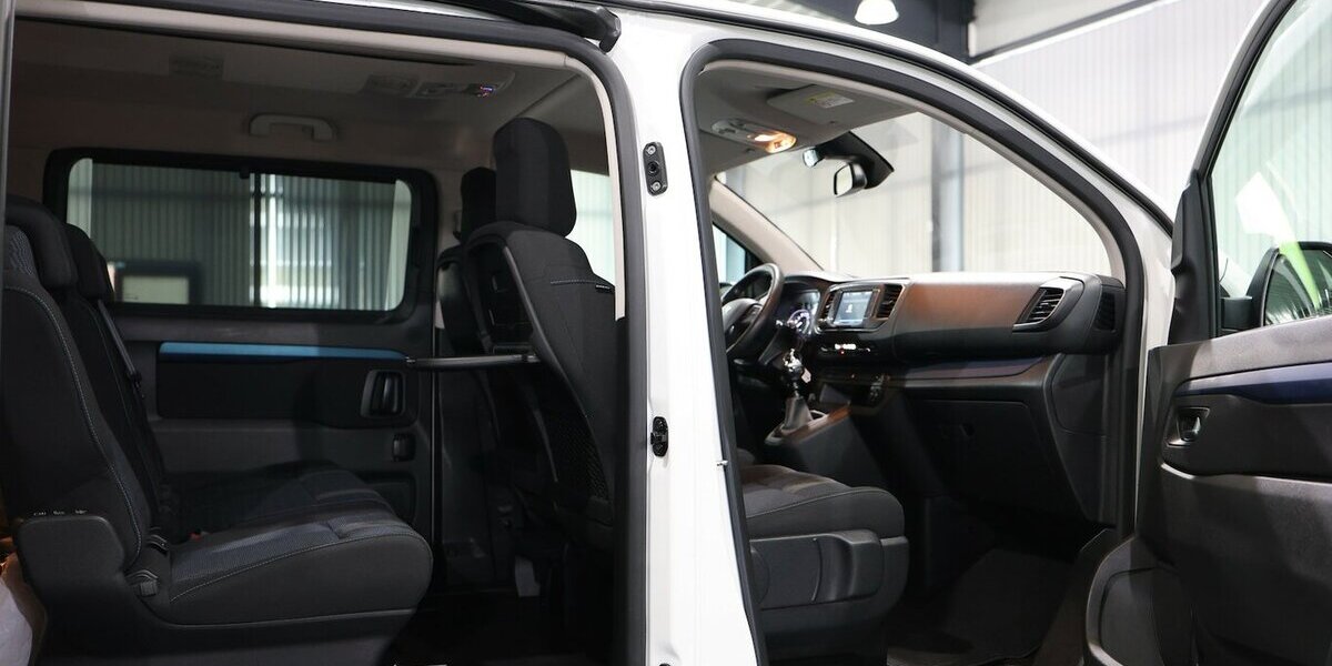 Peugeot Traveller 150 BLUE-HDI EXPERT ACTIVE L2 / 5-SITZ 50.000 km 25.991 &euro; Hamm 59077