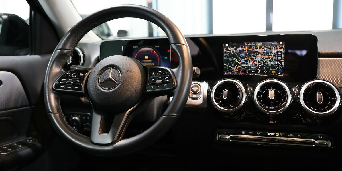 Mercedes-Benz GLB 200 d BUSINESS / PANORAMA, DISTRONIC, LEDER 36.000 km 32.991 &euro; Hamm 59077