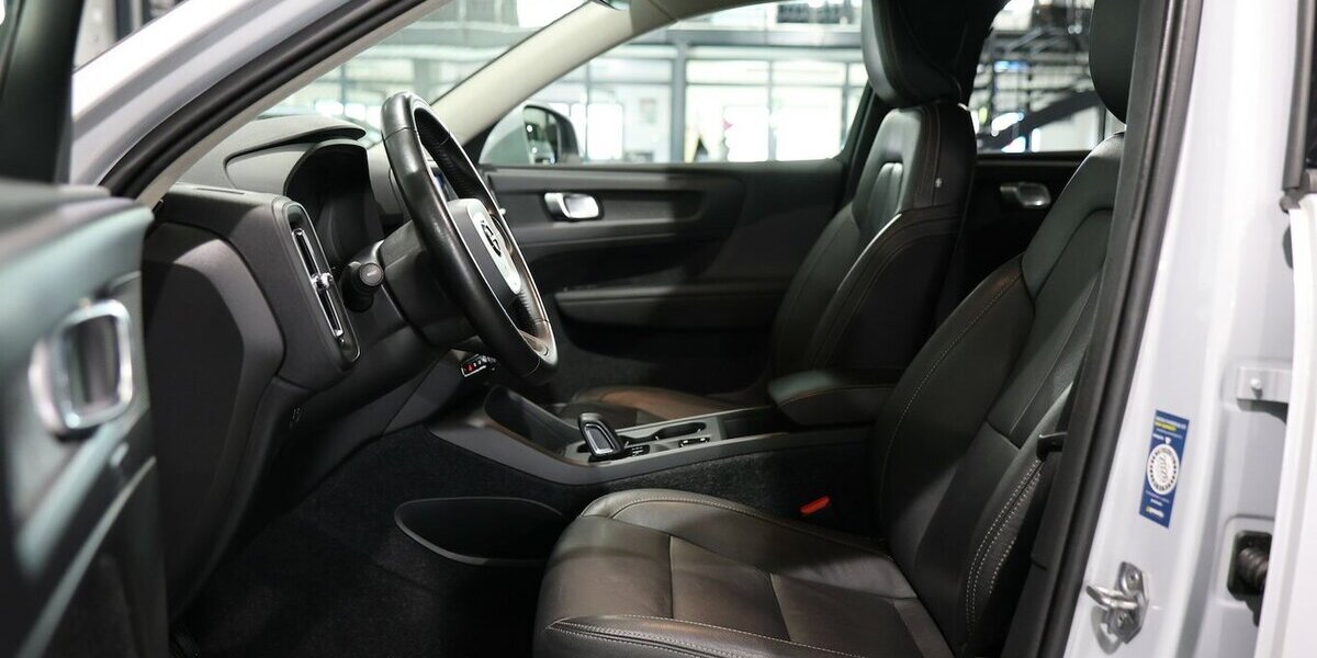 Volvo XC40 BUSINESS / VIRTUAL+NAVI+KAMERA / MATRIX 157.000 km 17.991 &euro; Hamm 59077