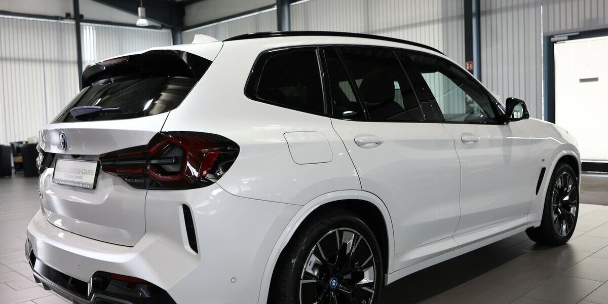 BMW iX3 IMPRESSIVE M-SPORT 99% / PANORAMA, H/K, PRO 110.000 km 36.777 &euro; Hamm 59077