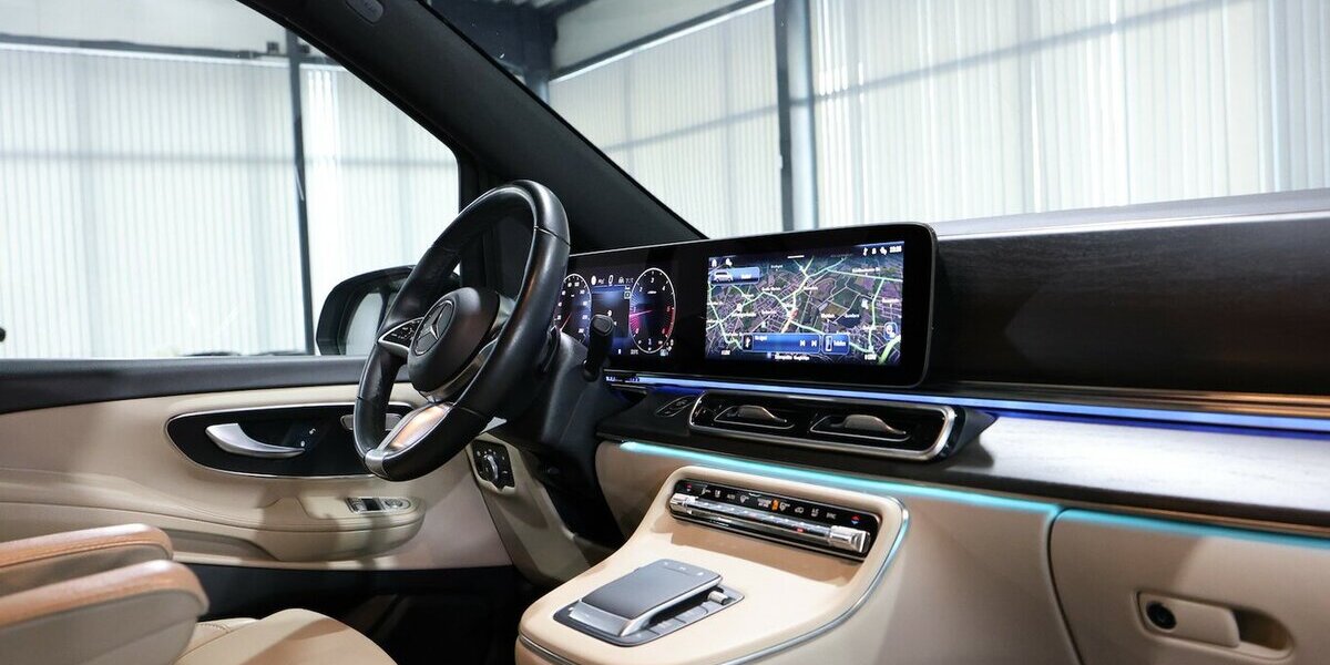 Mercedes-Benz V 300 d LANG AVANTGARDE AMG-LINE NIGHT / LASER 76.000 km 69.991 &euro; Hamm 59077
