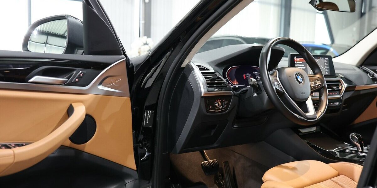 BMW X3 xDrive 20i / BLACK & BROWN / LIVE-COCKPIT-PRO 53.000 km 34.993 &euro; Hamm 59077