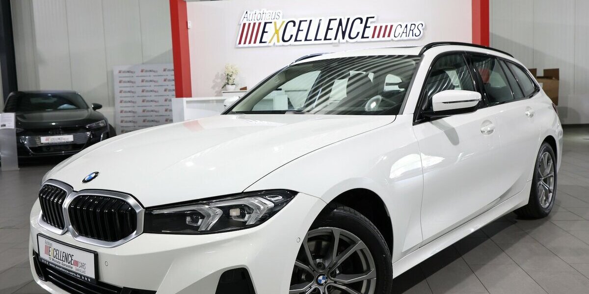 BMW 320d Touring SPORT / CURVED+HEAD-UP / PANORAMA 100.000 km 25.111 &euro; Hamm 59077