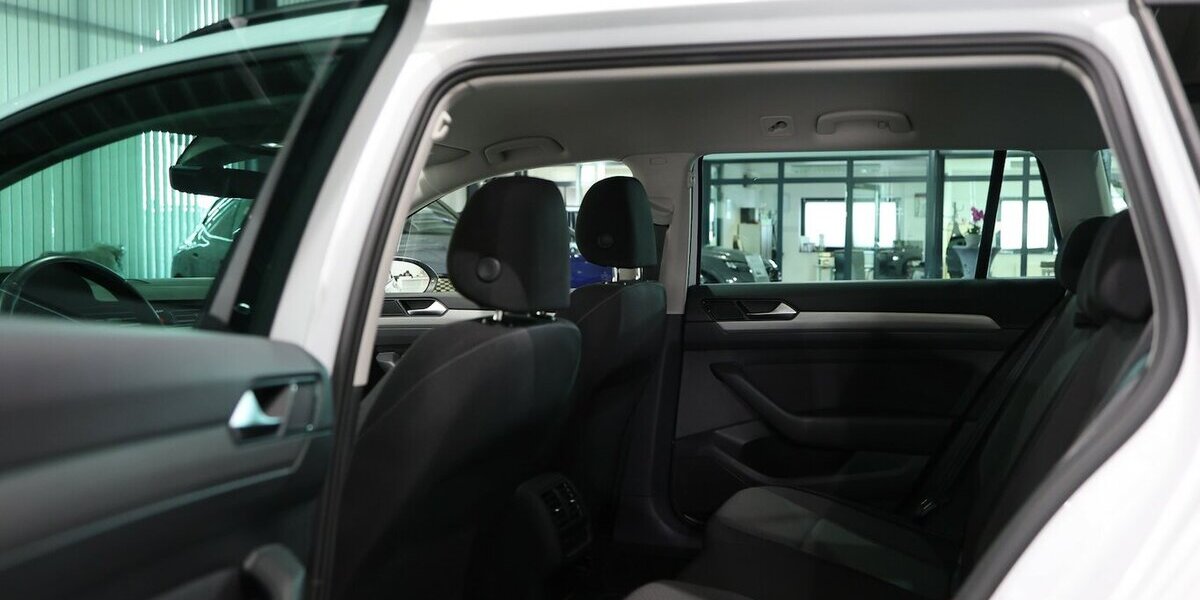 VW Passat Variant 2.0 TDI DSG BUSINESS LED,ACC+LANE 56.000 km 22.955 &euro; Hamm 59077