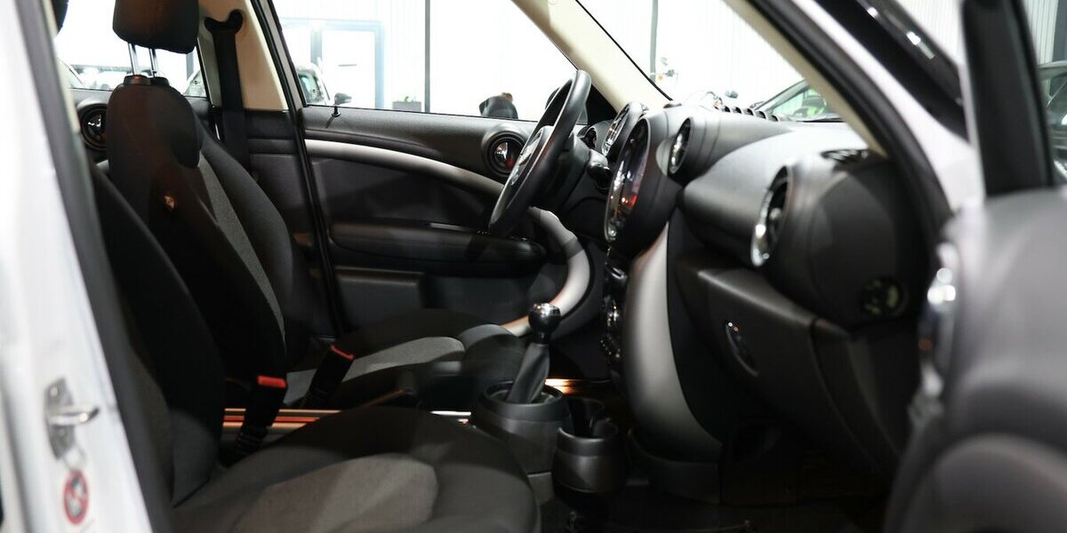 Mini Cooper D Countryman PEPPER II CARBON COLOUR 129.000 km 8.666 &euro; Hamm 59077