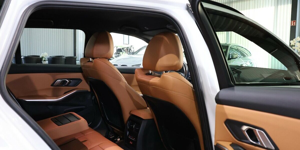 BMW 318d Touring SPORT WHITE & BROWN / CURCED, LED 100.000 km 24.766 &euro; Hamm 59077